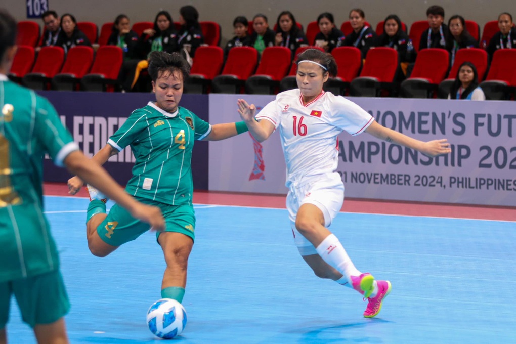 Tuyển futsal nữ Việt Nam thắng đậm Indonesia ở giải Đông Nam Á - 1