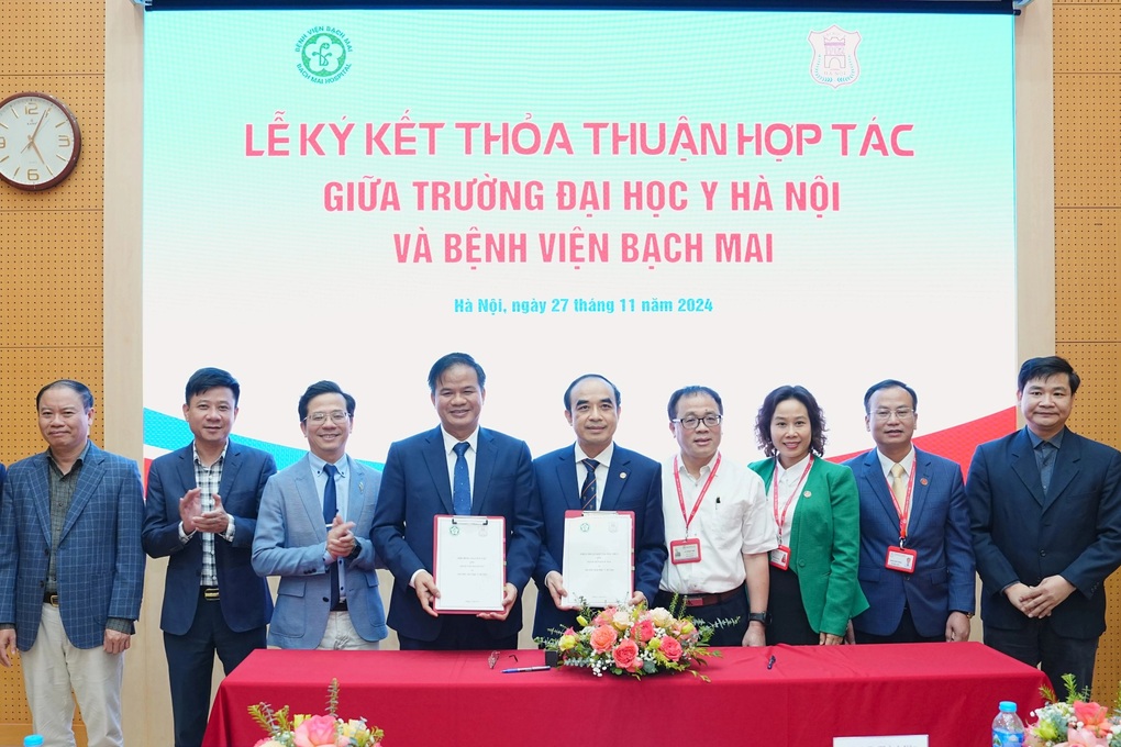 Bệnh viện Bạch Mai hợp tác với Trường Đại học Y nâng cao nhân lực y tế - 1