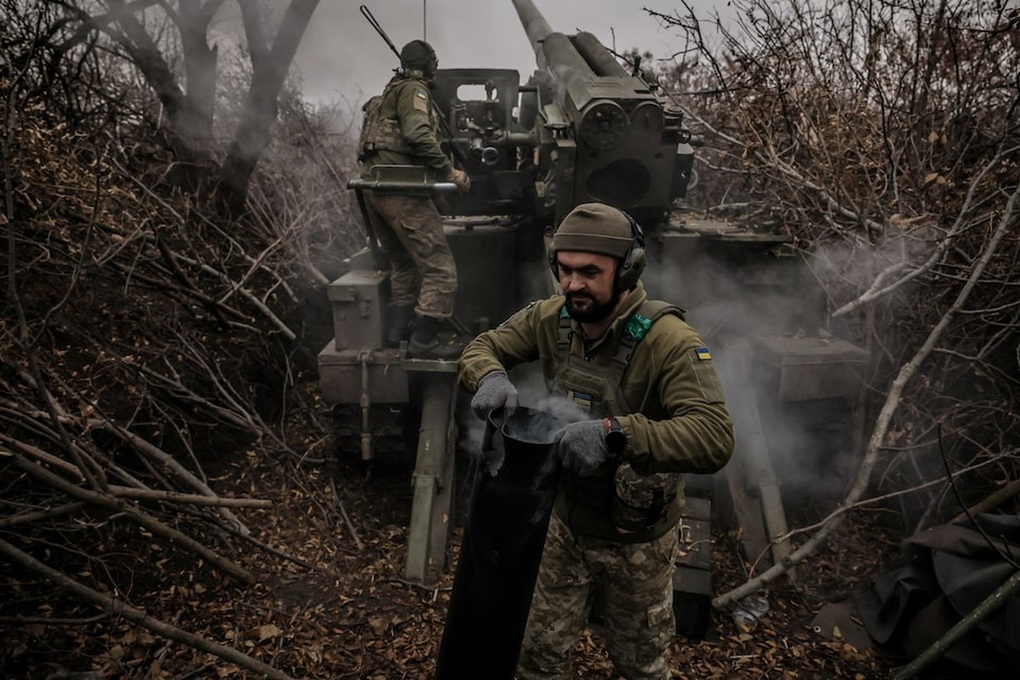 Nga tung quân vây hãm đối thủ ở Donetsk, nhiều binh sĩ Ukraine đào ngũ - 1