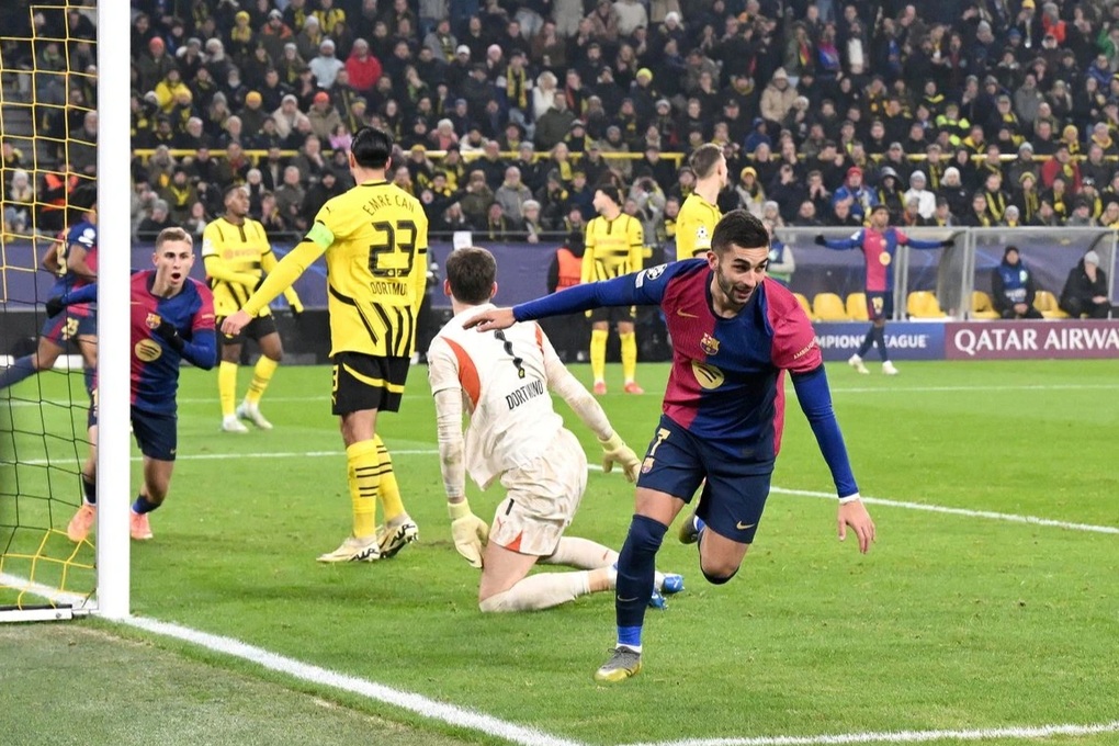 Barcelona thắng nghẹt thở Dortmund ở Champions League - 1