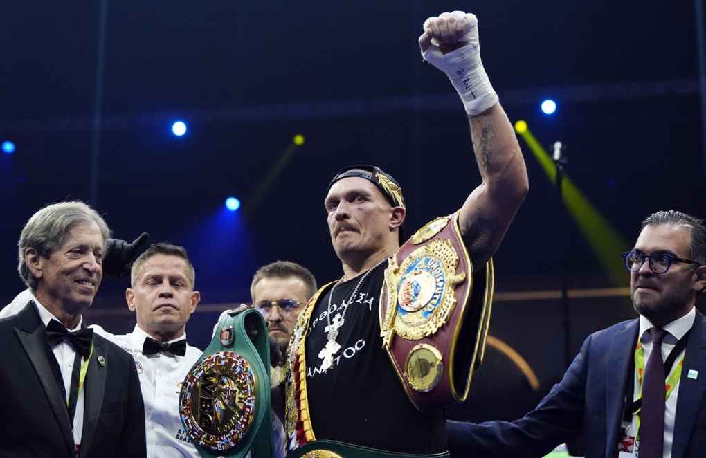 Oleksandr Usyk lần thứ hai đánh bại Tyson Fury - 1