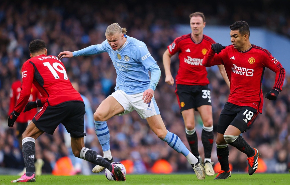 Derby Manchester: Khó khăn vây chặt hai gã khổng lồ - 1