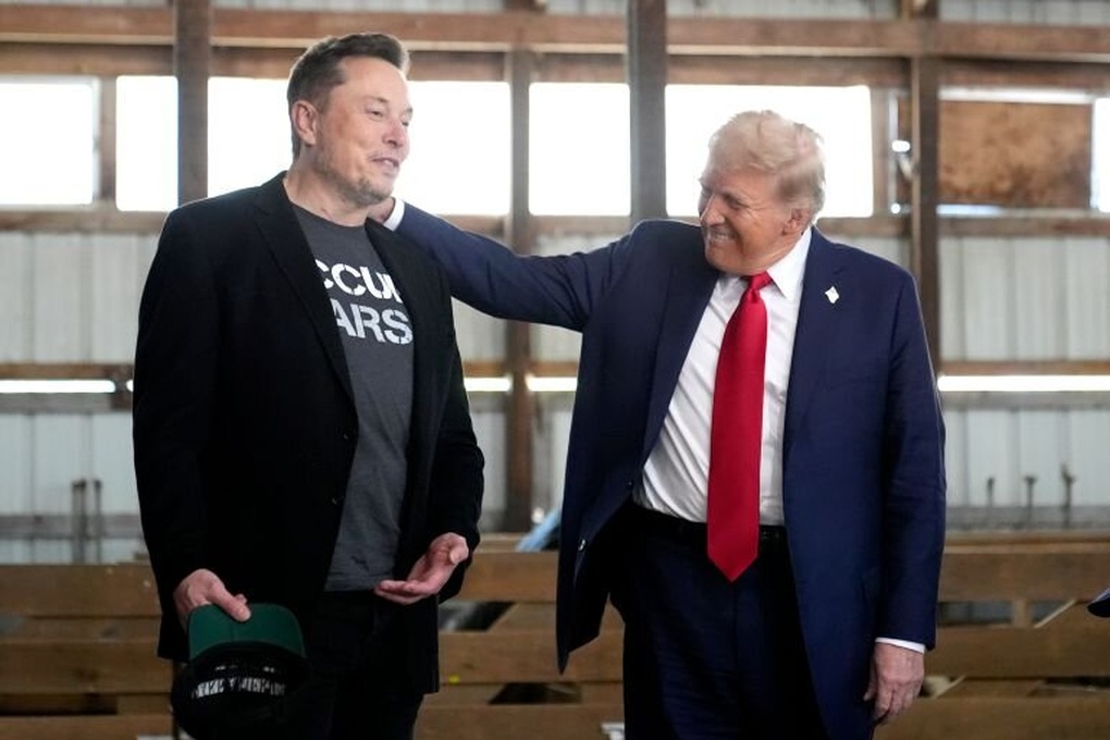 Ông Trump bác tin bị tỷ phú Elon Musk lấn át - 1